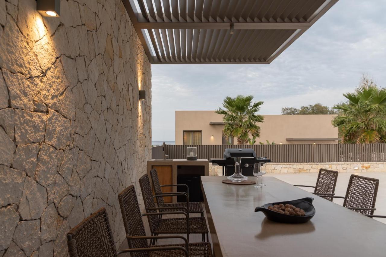 Athina Luxury Villa, With Pool & Walk To The Beach, By Thinkvilla ハニア エクステリア 写真