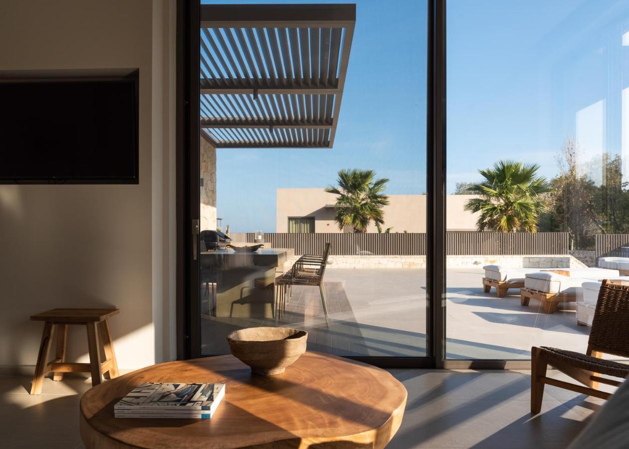 Athina Luxury Villa, With Pool & Walk To The Beach, By Thinkvilla ハニア エクステリア 写真