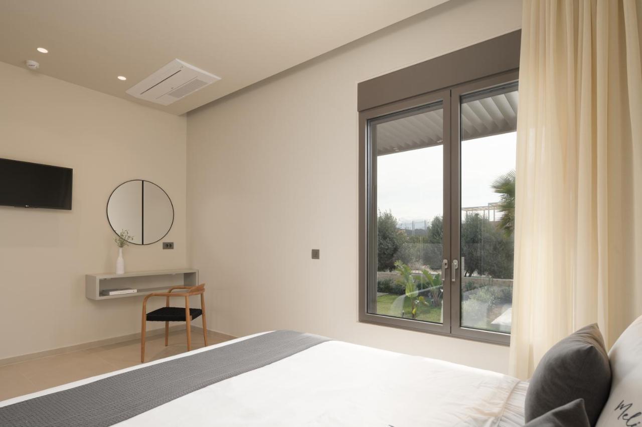 Athina Luxury Villa, With Pool & Walk To The Beach, By Thinkvilla ハニア エクステリア 写真