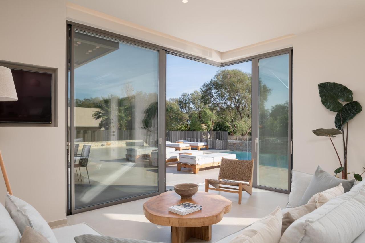 Athina Luxury Villa, With Pool & Walk To The Beach, By Thinkvilla ハニア エクステリア 写真