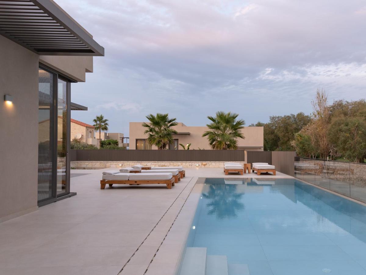Athina Luxury Villa, With Pool & Walk To The Beach, By Thinkvilla ハニア エクステリア 写真