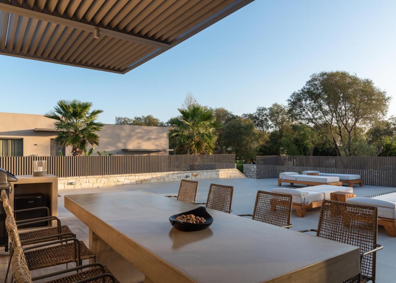 Athina Luxury Villa, With Pool & Walk To The Beach, By Thinkvilla ハニア エクステリア 写真