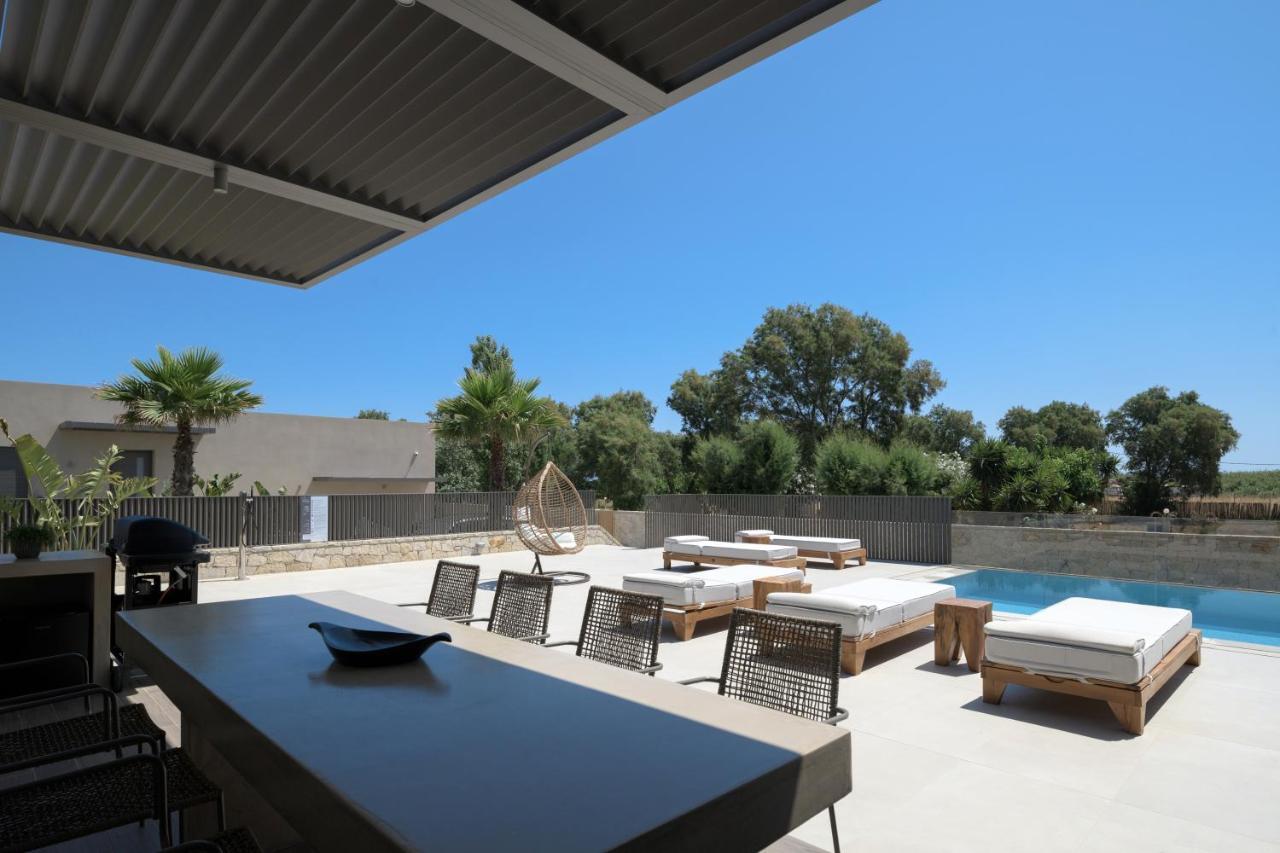 Athina Luxury Villa, With Pool & Walk To The Beach, By Thinkvilla ハニア エクステリア 写真